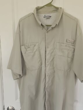 Columbia Short Sleeve Button-Down Shirt Beige-Taupe